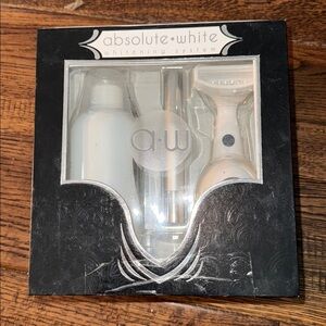 NWT Absolute White Whitening System